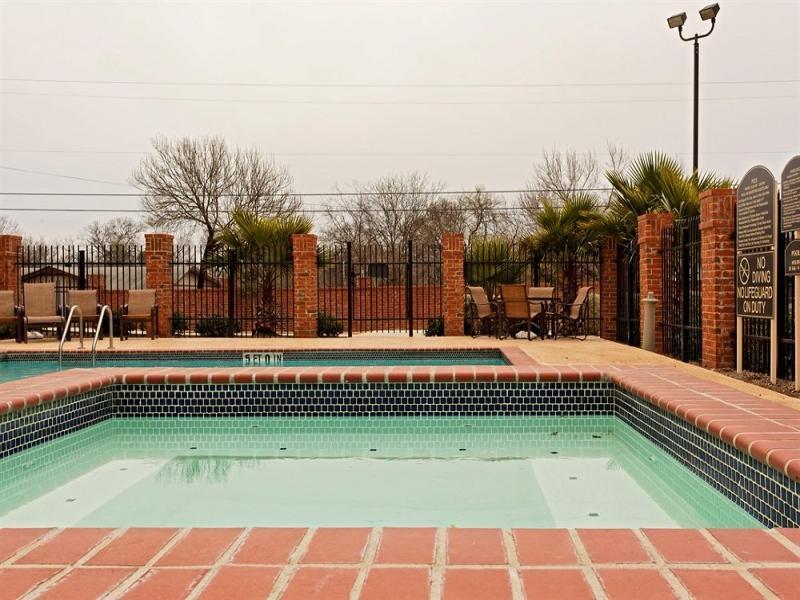 Holiday Inn Express & Suites San Antonio South Buitenkant foto