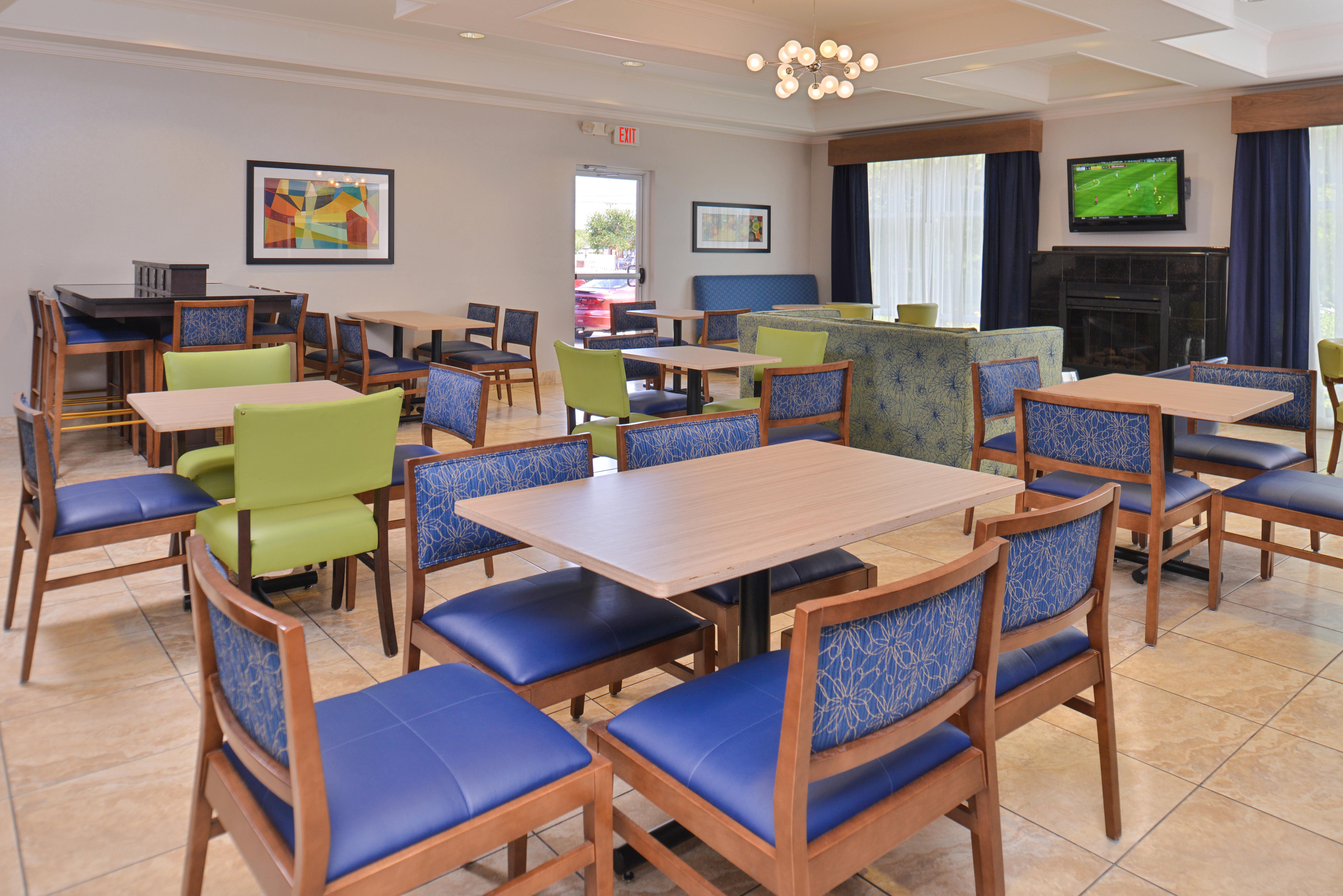 Holiday Inn Express & Suites San Antonio South Buitenkant foto