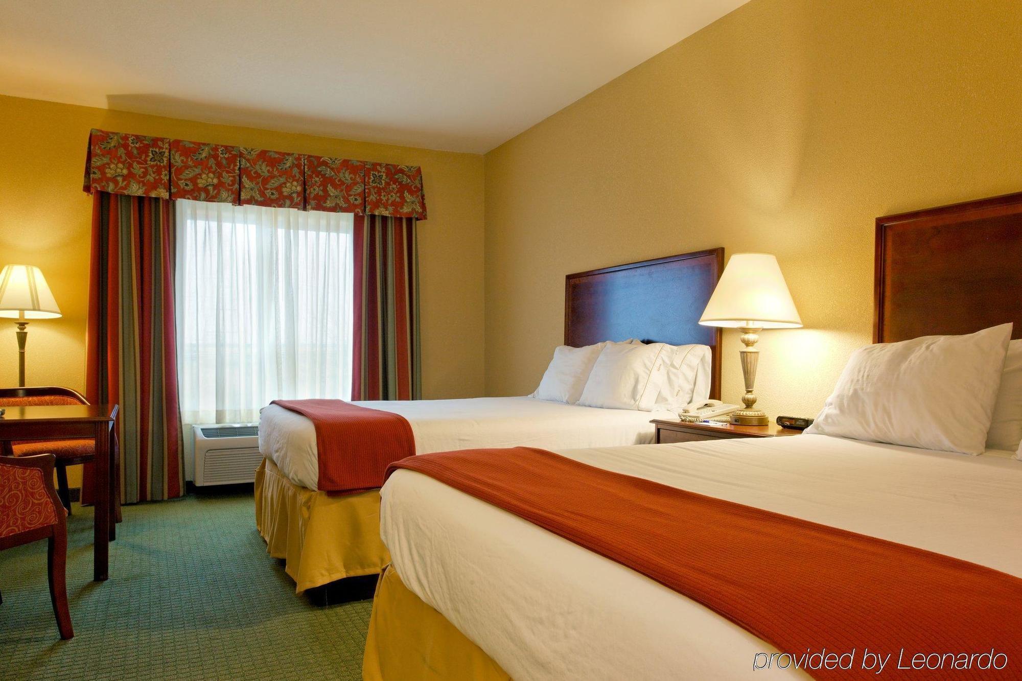 Holiday Inn Express & Suites San Antonio South Buitenkant foto
